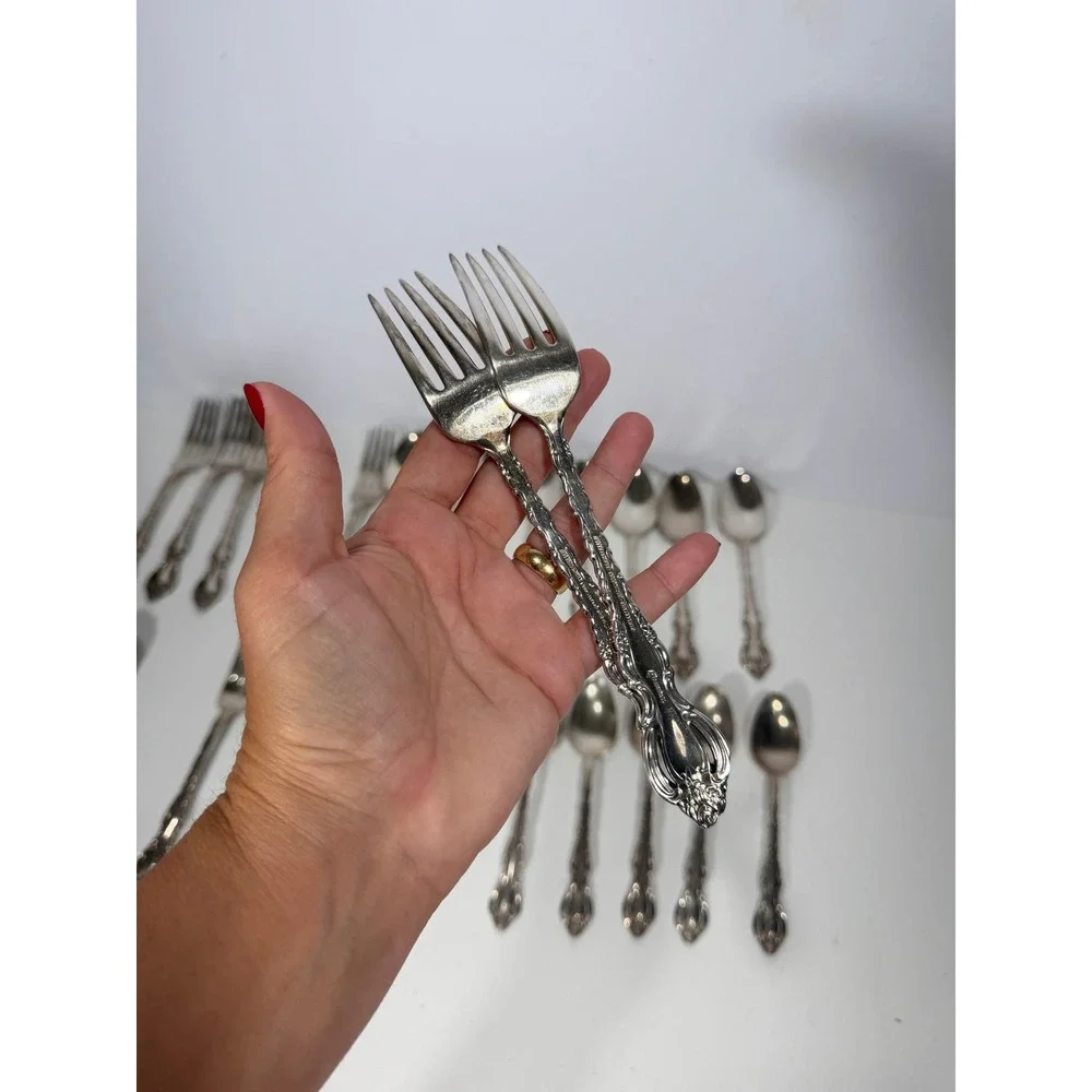 International Silver Deep Silver Reflection Silverplate Flatware 24 Piece Set